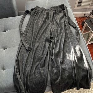 YADO dark gray wide leg women pant’s, size SMALL